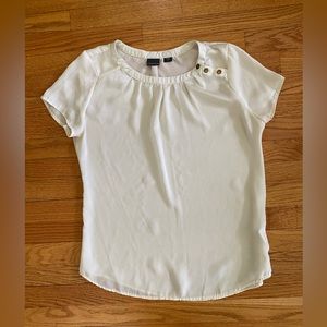 Covington short sleeve blouse Women’s Medium Cream- 2 Minor Spots Shown in pics